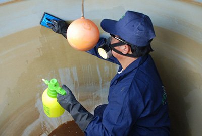 Water-Tank-Cleaning